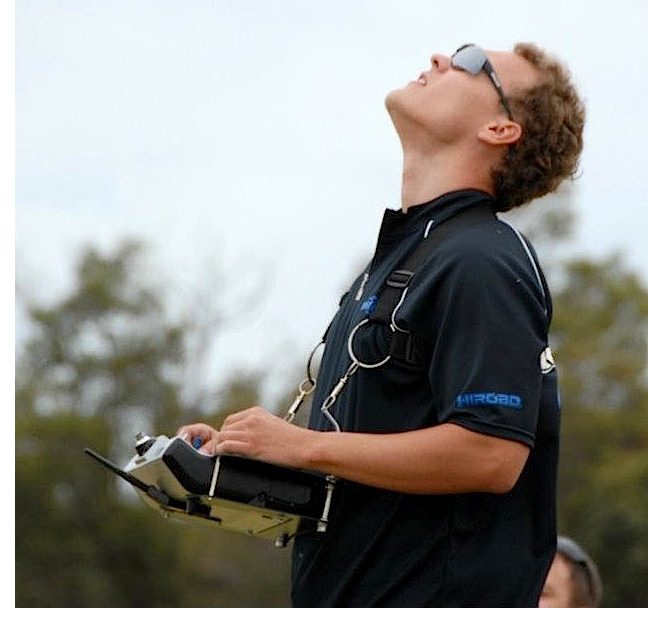 Dominik Haegelle wears Innovation Plus Modelglasses