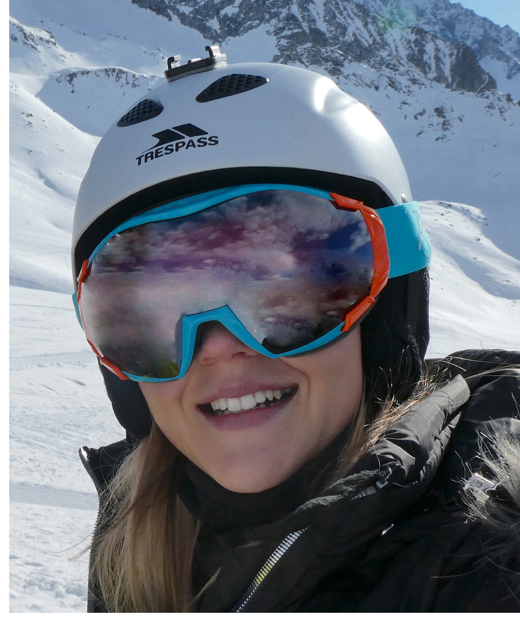 Nordic blue ski goggles