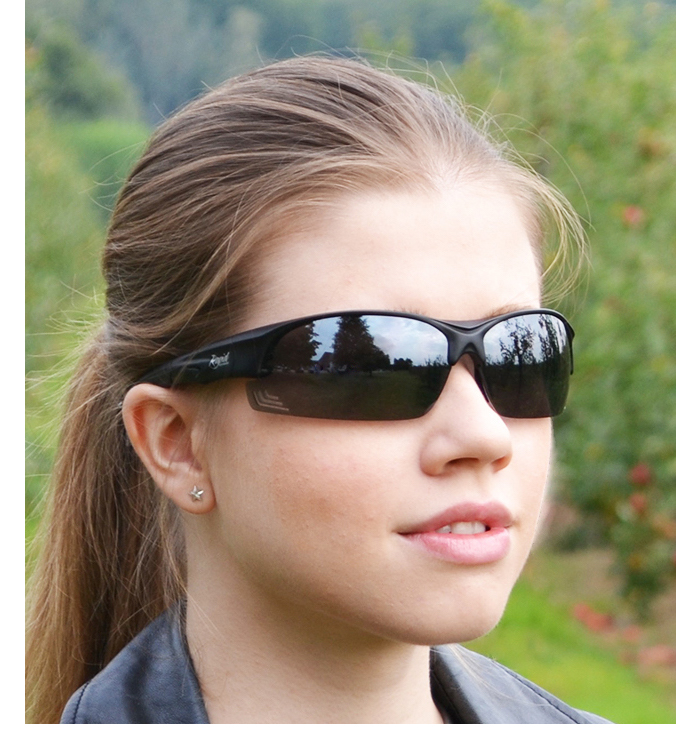 Wrap-around pilot sunglasses for men and women